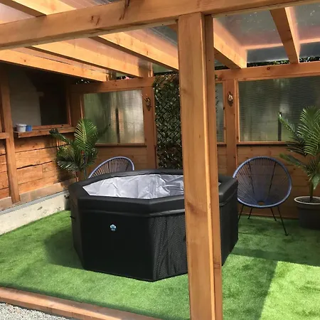 Spacious Montain House With Amenities, Close To The Seaside Villa